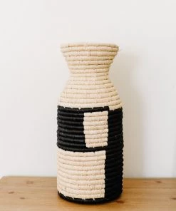 Lone Fox Black Linework Vase