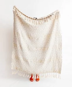 Peking Handicraft Hypnotic Woven Taupe Throw New